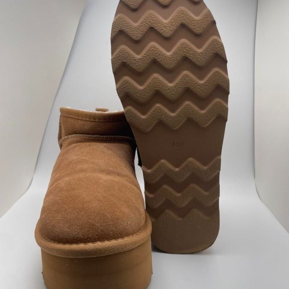 CUSHIONAIRE Women's COZY Genuine Suede pull on platform boot CHESTNUT 8.5 - Picture 6 of 6